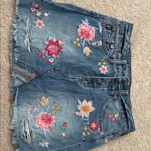 American Eagle Embroidered Skirt